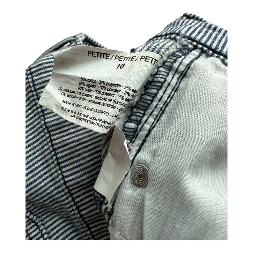 Gloria Vanderbilt, women’s size 10P blue and white striped shorts. - Picture 3 of 7